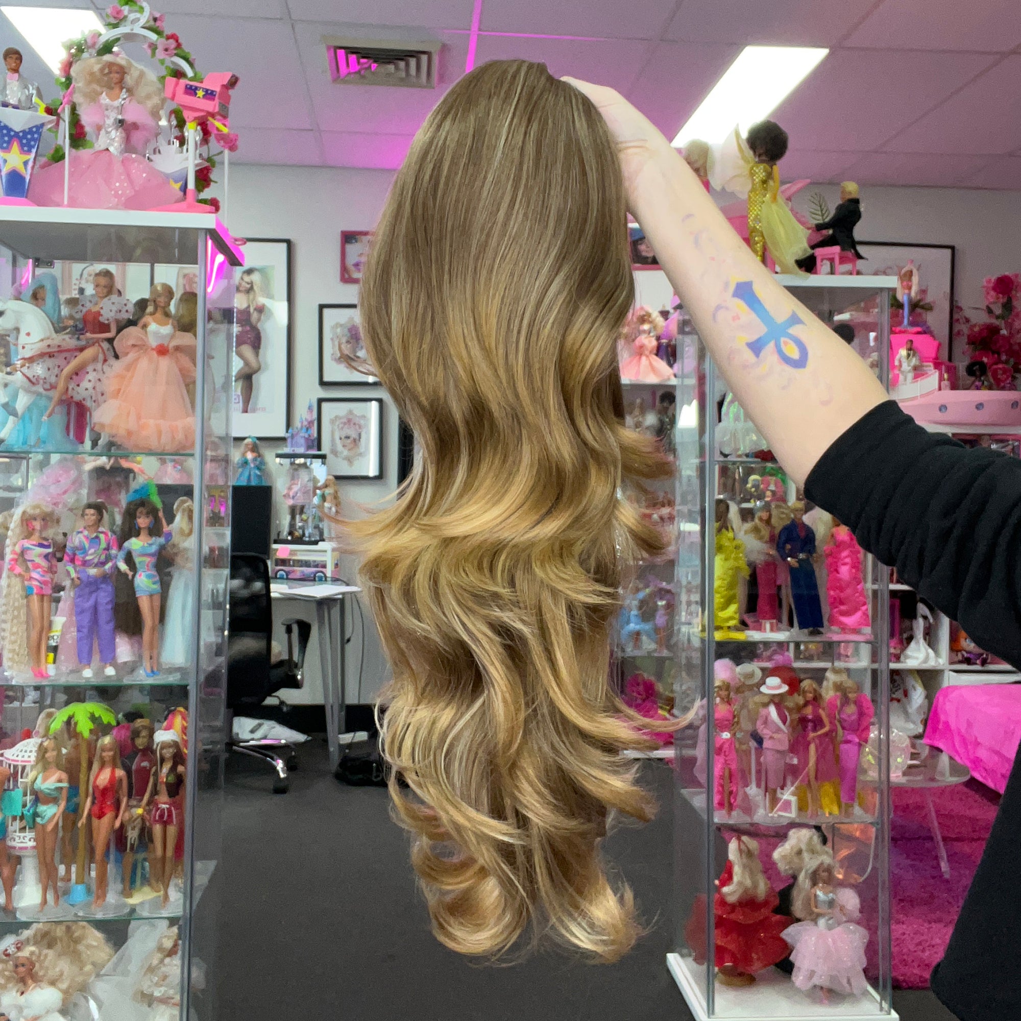 Ultimate Vanity Topper - Miss Venezuela