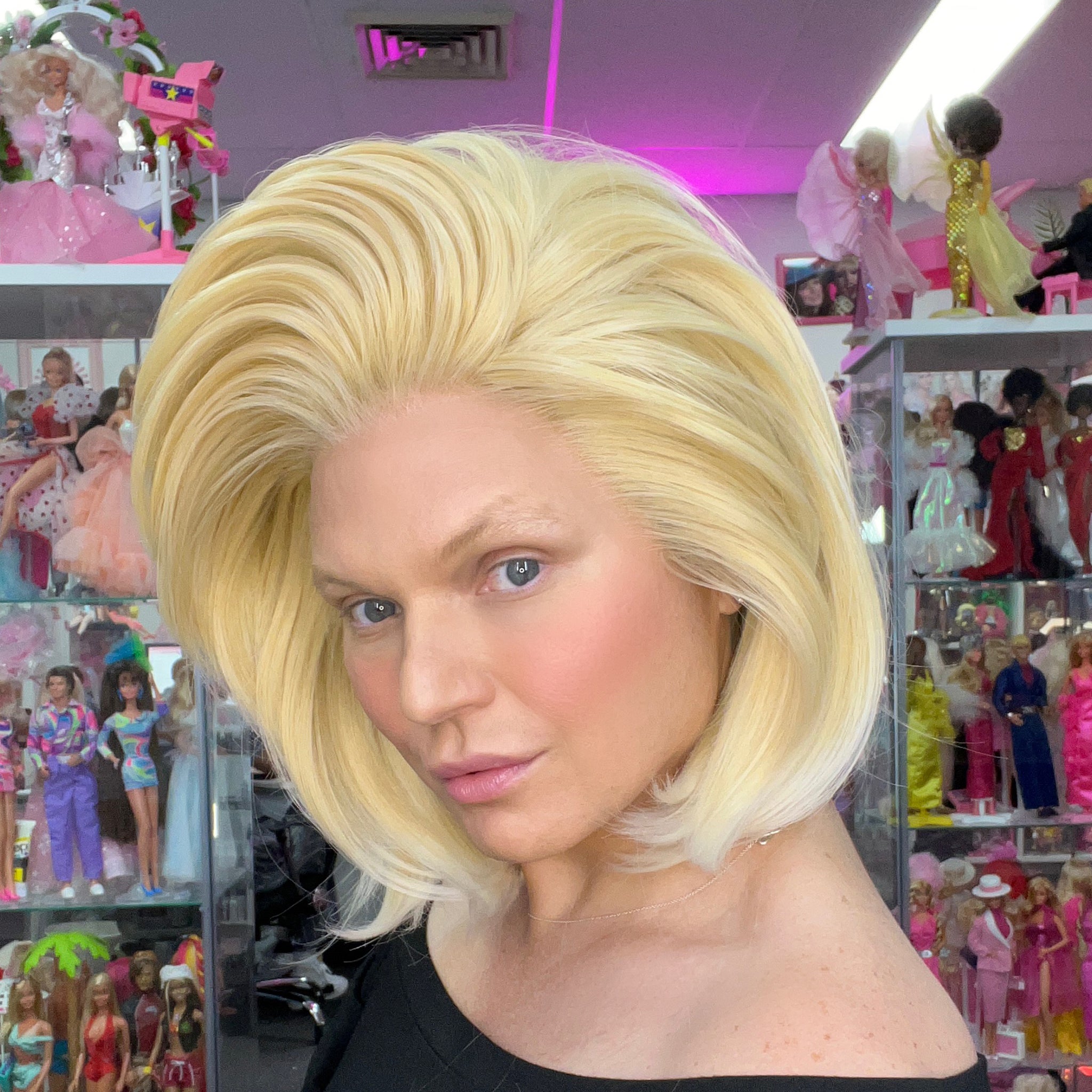 WIGS-BY-VANITY-90_S-BOB-BOMBSHELL-1_a44e4cfc-81e3-4822-b8ca-ac958682baad