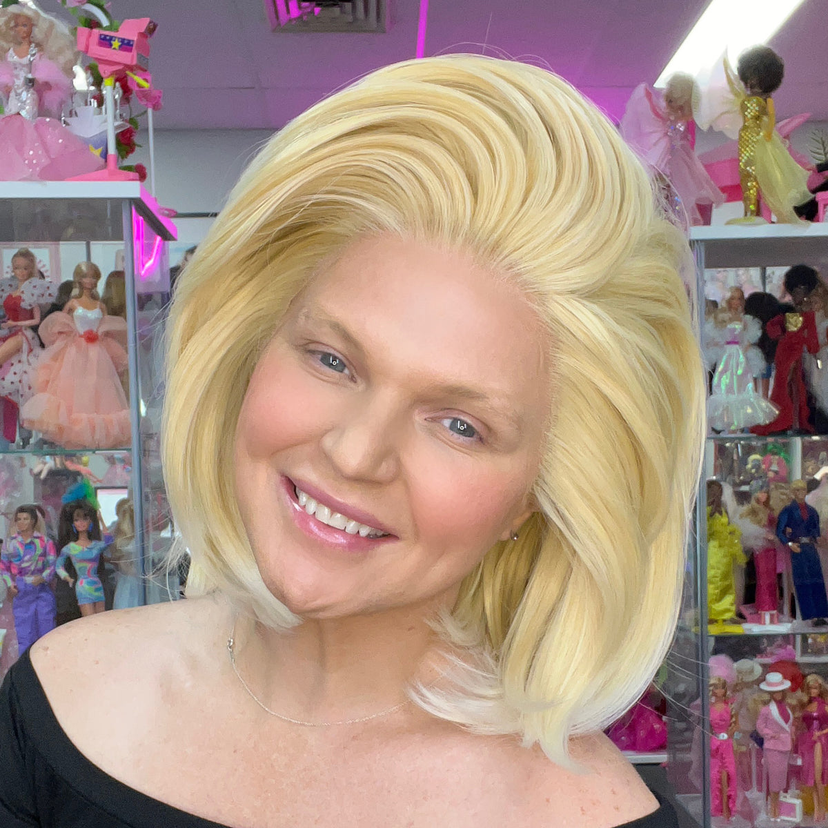 WIGS-BY-VANITY-90_S-BOB-BOMBSHELL-2_f5a5b0e0-a5cc-4d5a-b26c-75f686e73b6a