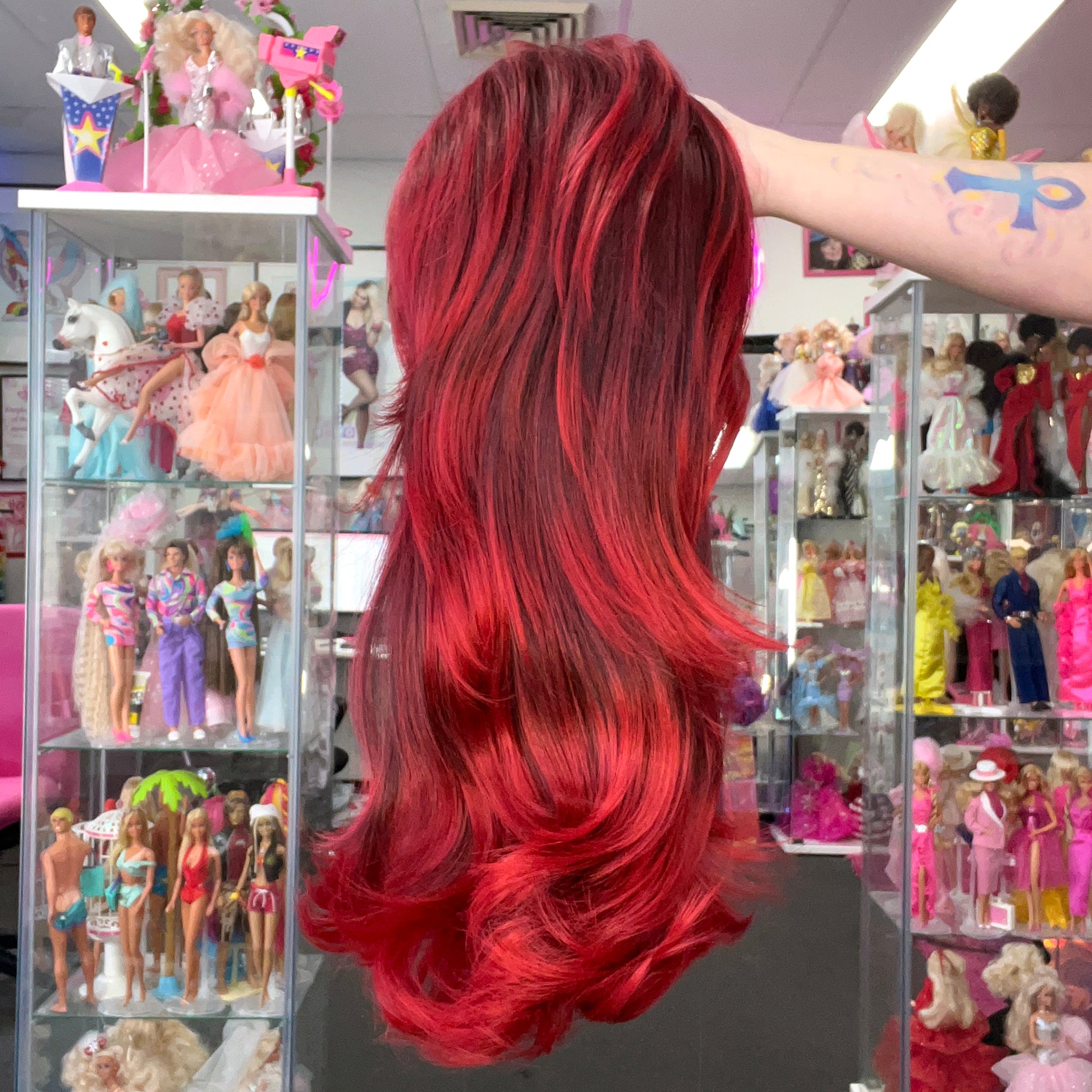 WIGS-BY-VANITY-90_S-SUPERMODEL-TOPPER-CHERRY-COLA-1