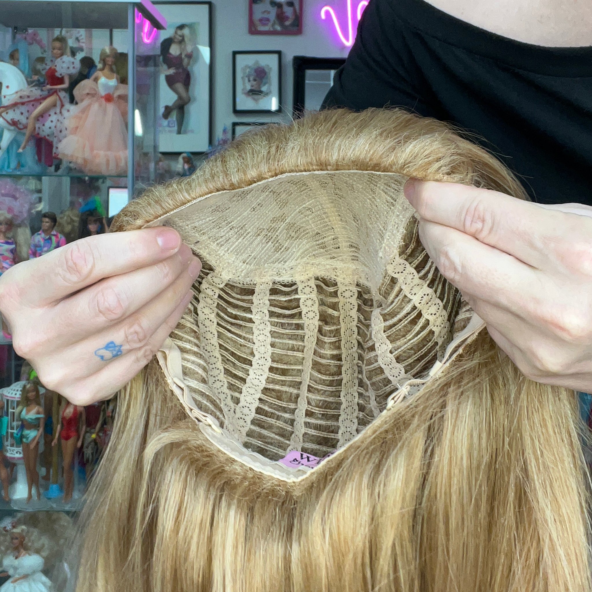 WIGS-BY-VANITY-90_S-SUPERMODEL-TOPPER-HONEY-CHILD-3
