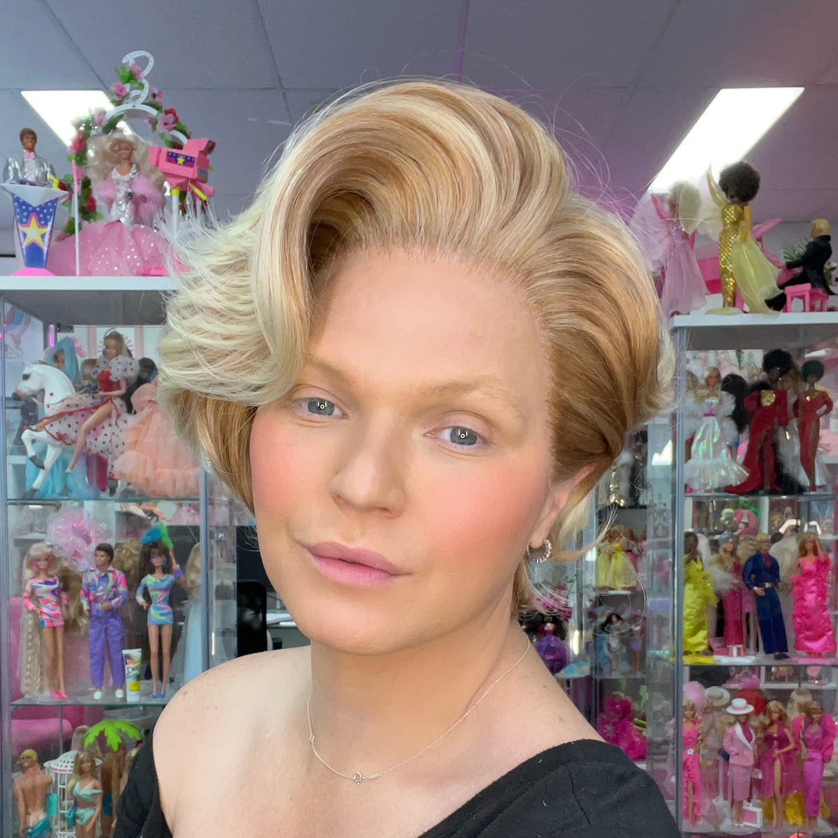 WIGS-BY-VANITY-BLANCHE-HONEY-CHILD-1_d080f2c4-9549-4fa6-899d-9ce623c52992