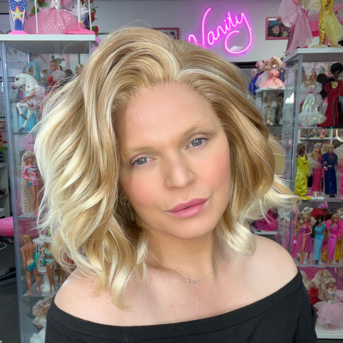 WIGS-BY-VANITY-CHARLIZE-HONEY-CHILD-1_a49a0322-4376-47b0-8213-b00cc99bd554
