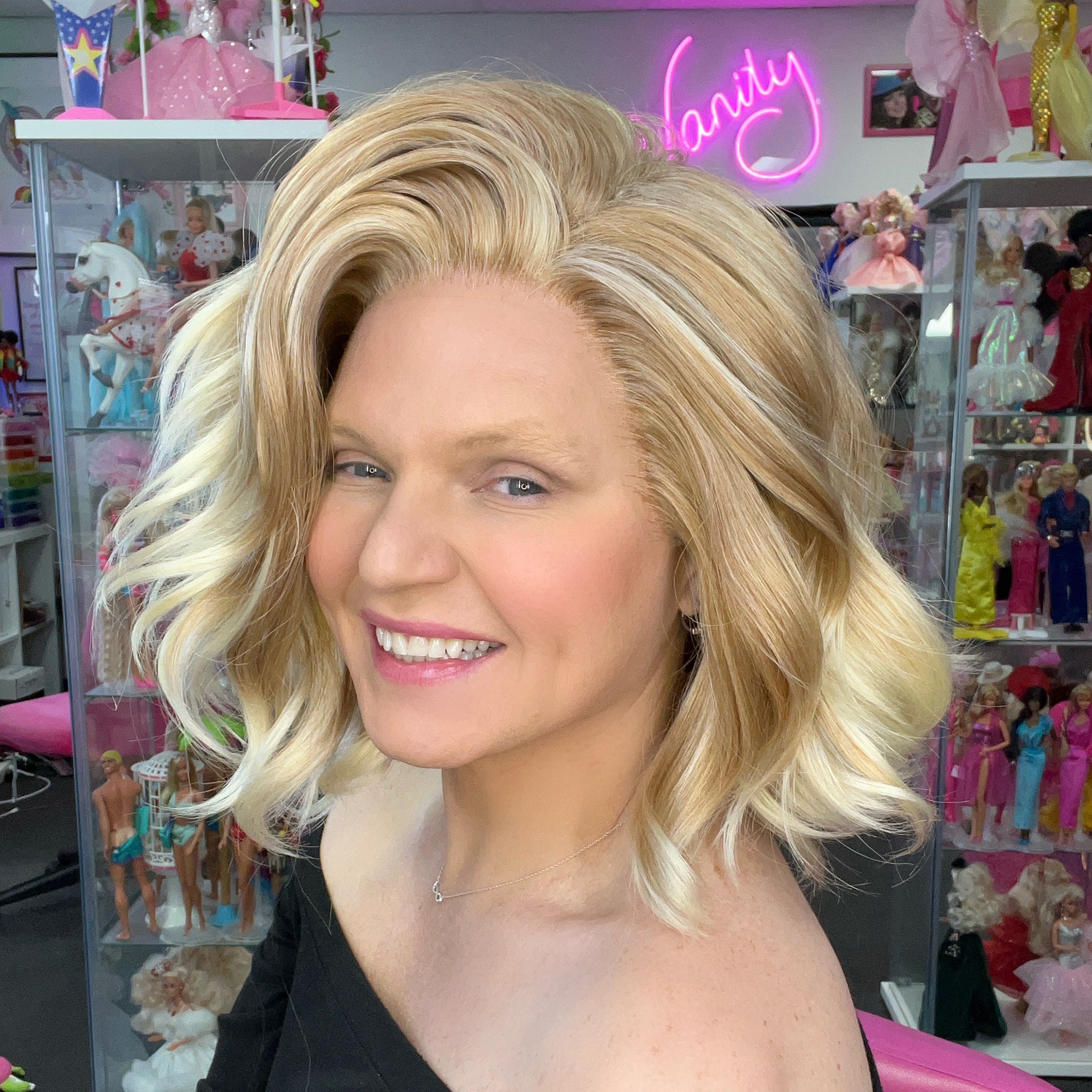 WIGS-BY-VANITY-CHARLIZE-HONEY-CHILD-3_a16aabef-e597-43cf-adb3-a96093e61d7c