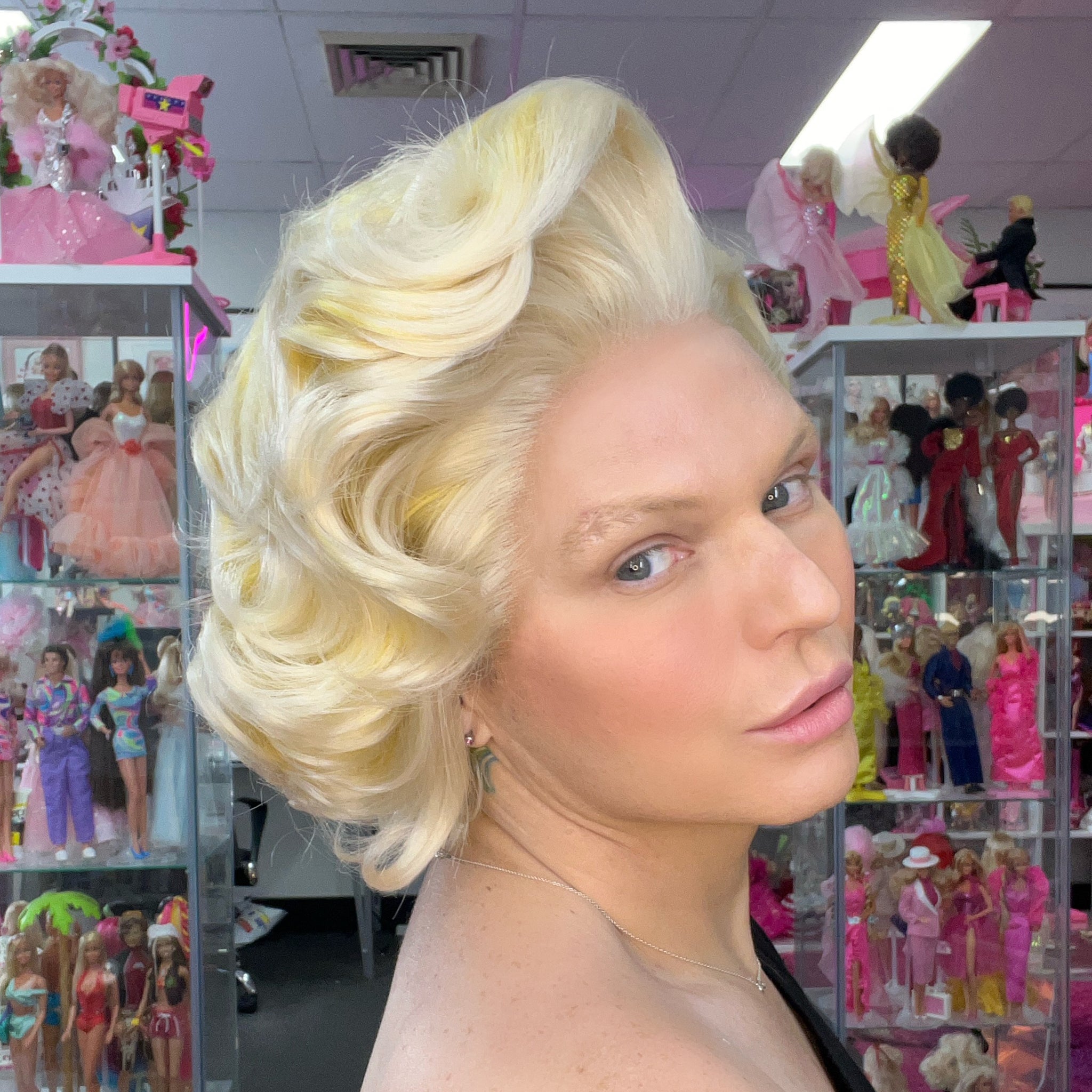 WIGS-BY-VANITY-OLD-HOLLYWOOD-MATTEL-BLONDE-4