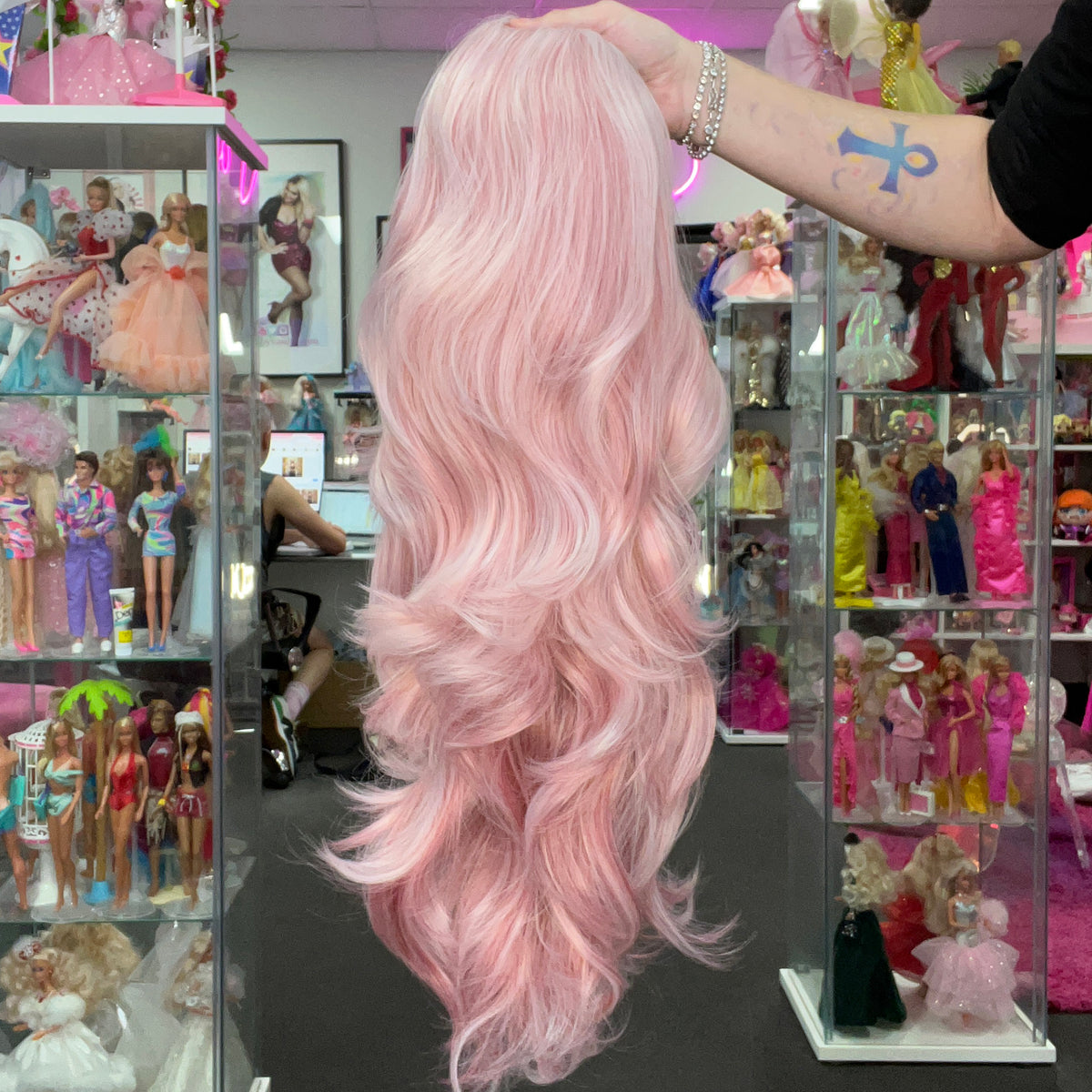 WIGS-BY-VANITY-ULTIMATE-TOPPER-VANITY-SUGAR-BERRY-1