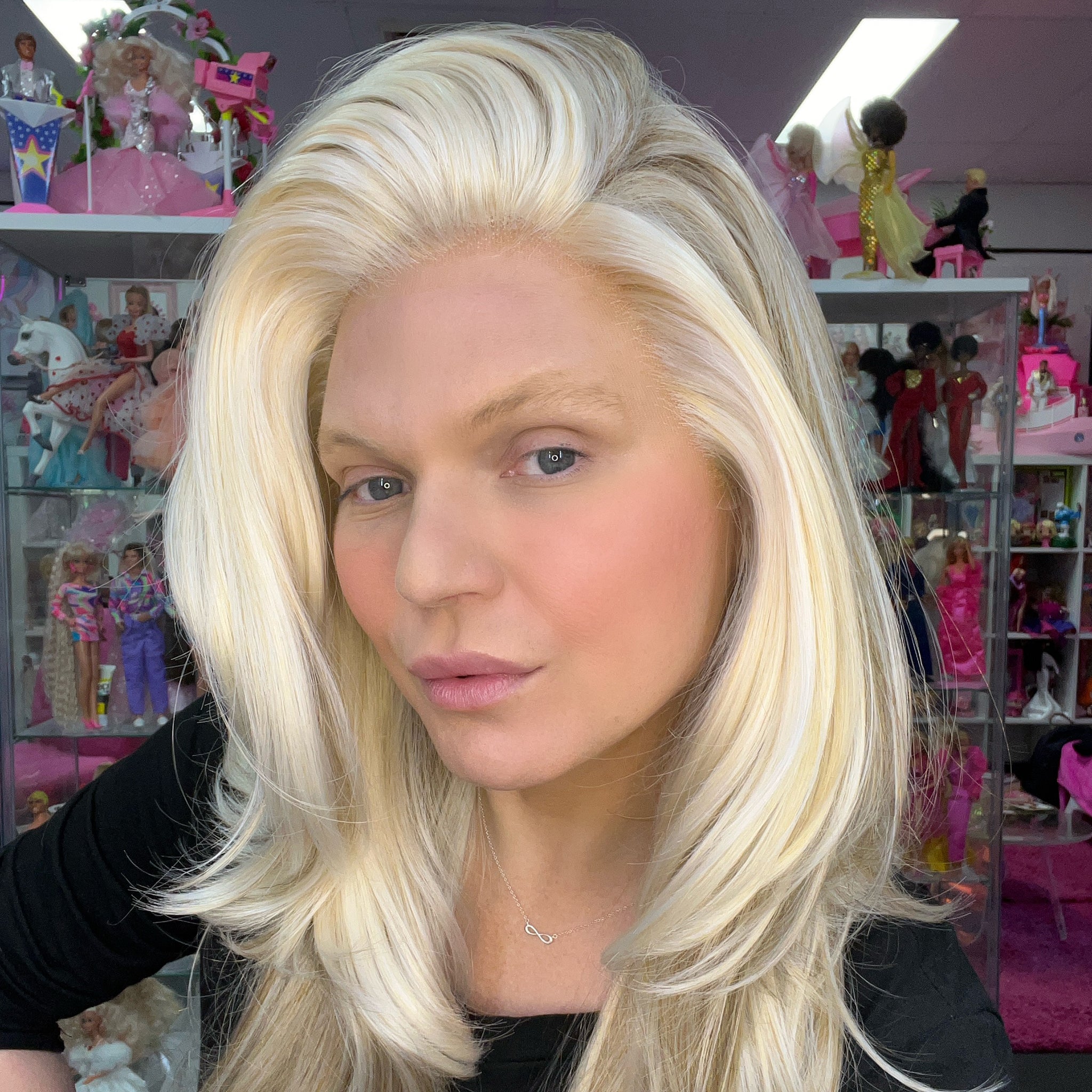 WIGS-BY-VANITY-ULTIMATE-VANITY-BLEACHED-BEECH-SWISS-LACE-1