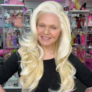WIGS-BY-VANITY-ULTIMATE-VANITY-BOMBSHELL-SWISS-LACE-2_170c2ea2-7843-4e3b-9af1-354bc59af2dc