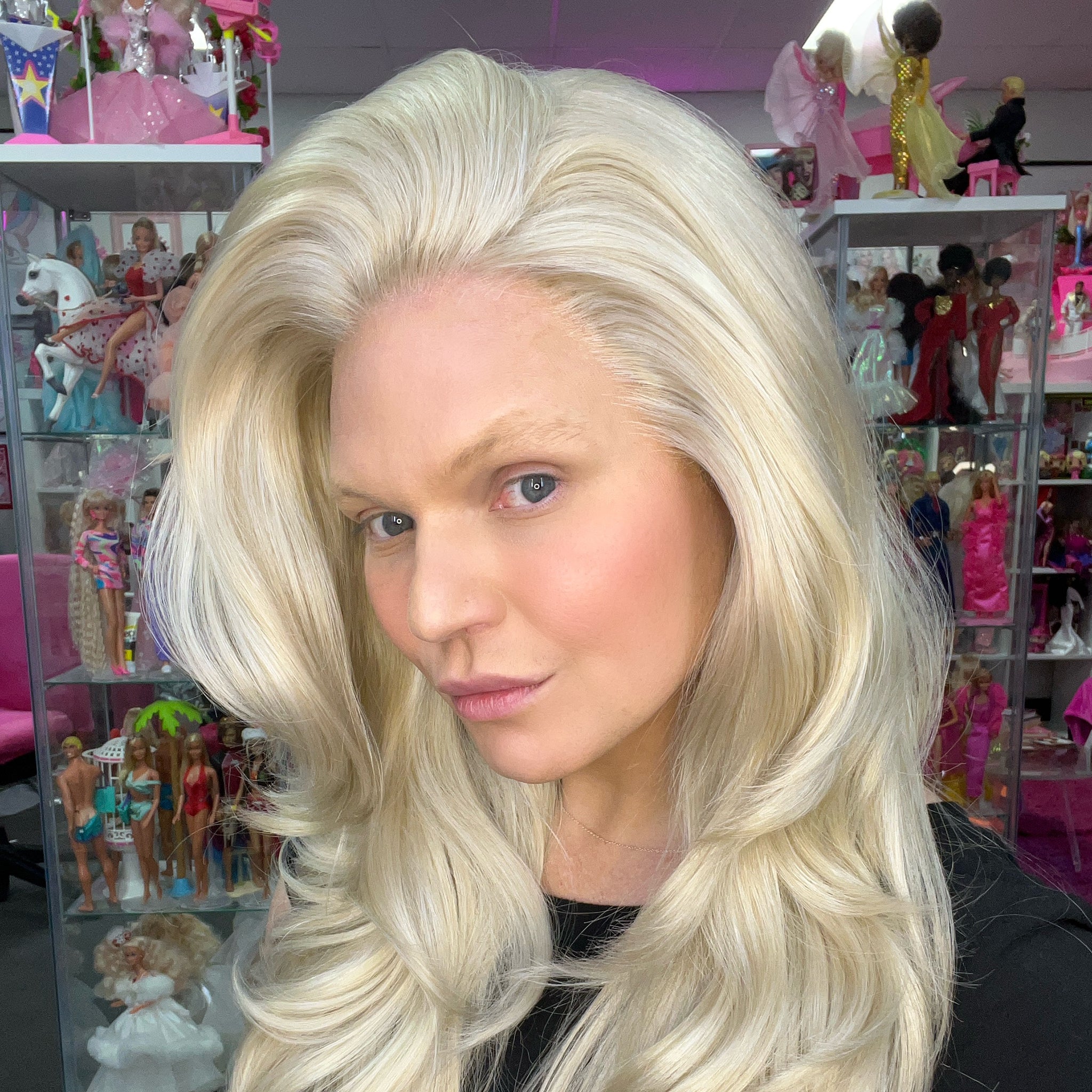 WIGS-BY-VANITY-ULTIMATE-VANITY-ILLEGALLY-BLONDE-SWISS-LACE-3