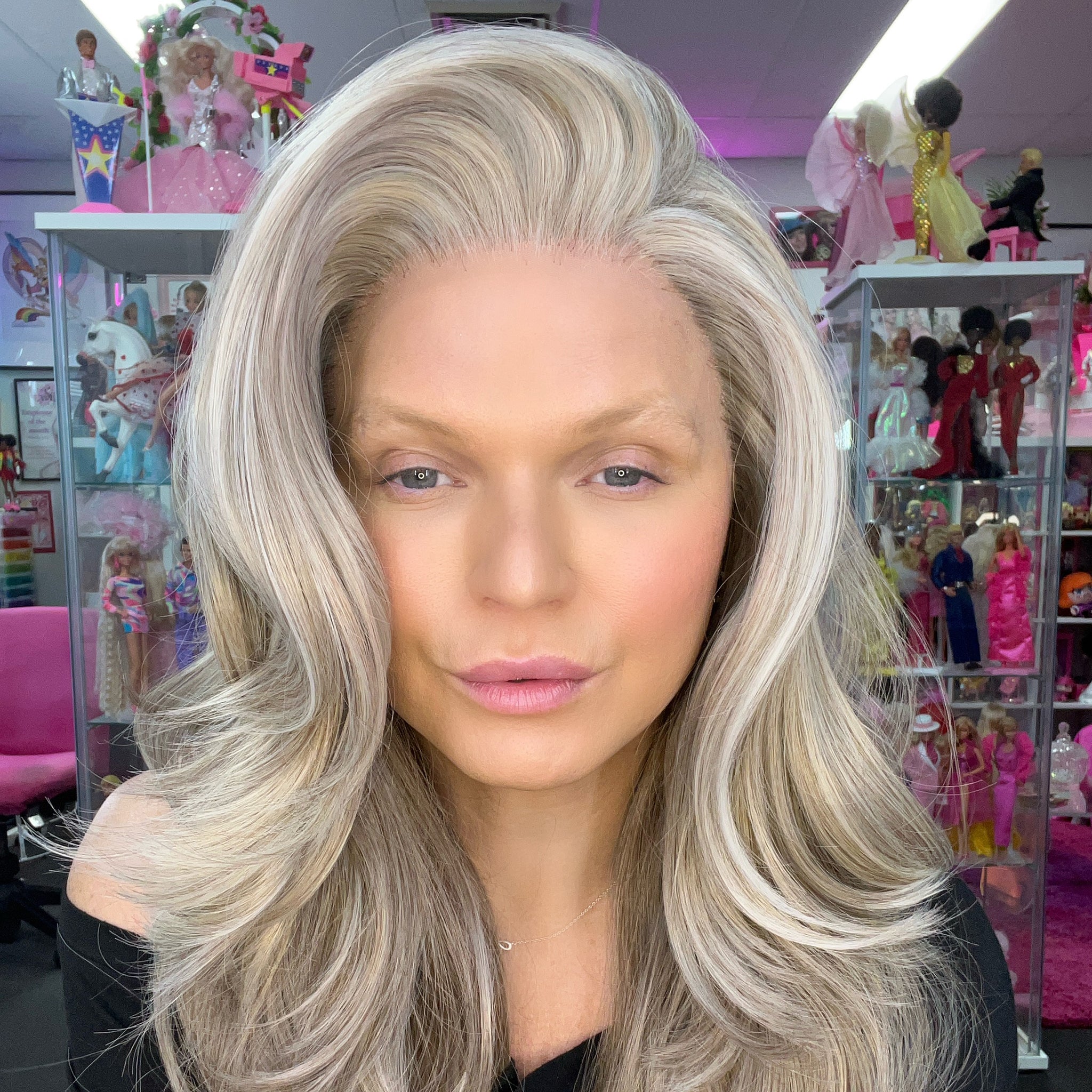 WIGS-BY-VANITY-ULTIMATE-VANITY-LONDON-FOG-2_0810fe1c-839b-4586-9f49-8a1a614b3909