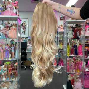 WIGS-BY-VANITY-ULTIMATE-VANITY-TOPPER-HONEY-CHILD-1